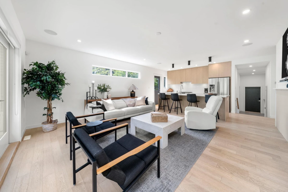 Living Room Photo of 2025 Mackay Avenue, North Vancouver, BC