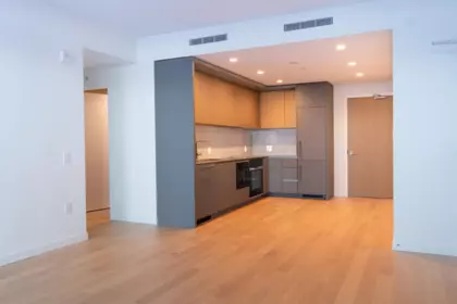 Kitchen Photo of 506506A 3963 Uplands Way, West Vancouver, BC
