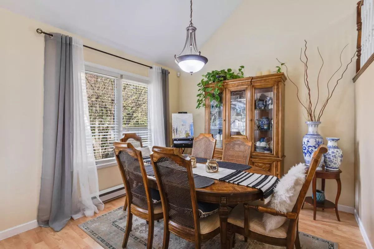 Dining Area Photo of 205 1518 Bowser Avenue, North Vancouver, BC