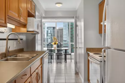 Breakfast Nook Photo of 1003 1111 Haro Street, Vancouver, BC