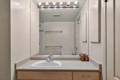 Powder Room Photo of 1003 1111 Haro Street, Vancouver, BC