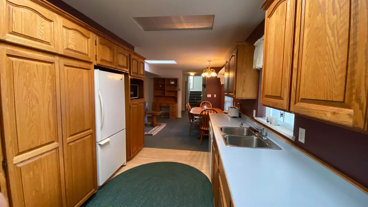 Family Room Photo of 7740 Blundell Road, Richmond, BC