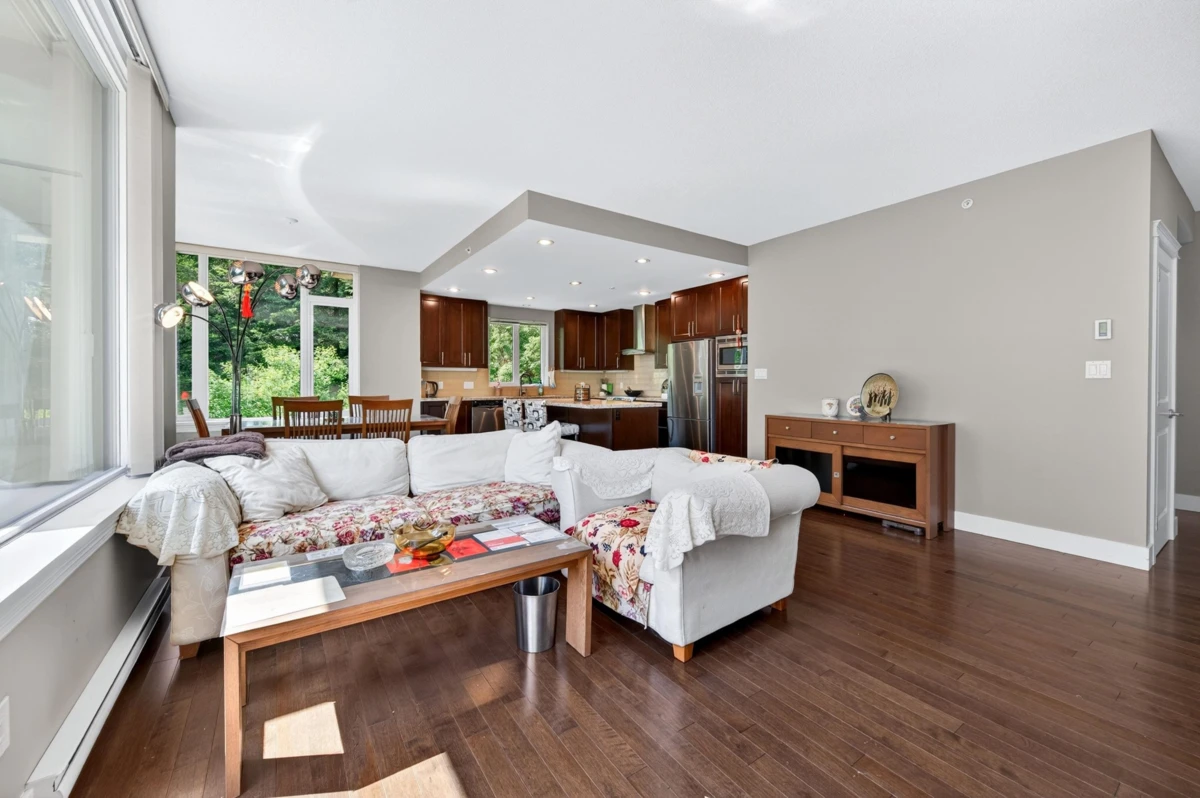Dining Area Photo of 708 2950 Panorama Drive, Coquitlam, BC
