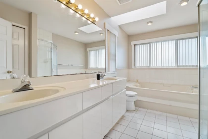 Powder Room Photo of 2271 Baydala Court, Richmond, BC