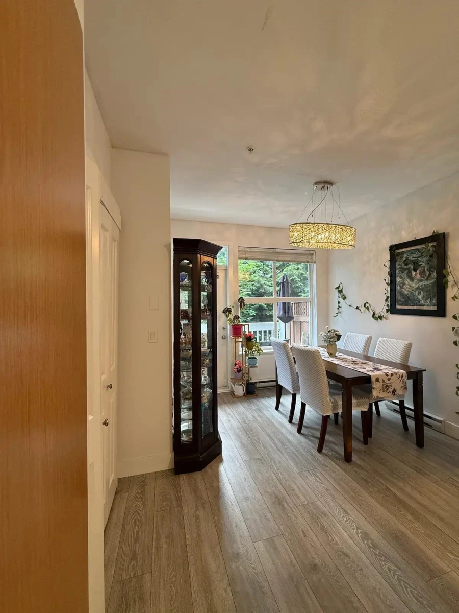Dining Area Photo of 33 20460 66 Avenue, Langley, BC