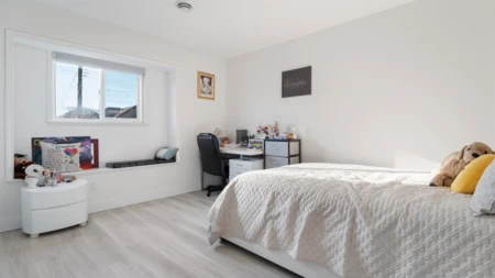 Laundry Room Photo of 12572 62b Avenue, Surrey, BC