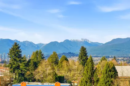 Garden / Landscaping Photo of 1003 6622 Southoaks Crescent, Burnaby, BC