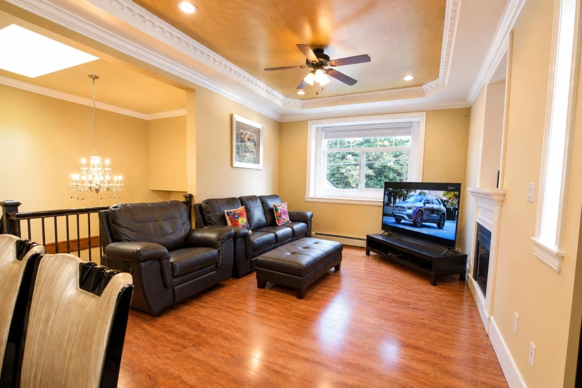Family Room Photo of 14926 102a Avenue, Surrey, BC