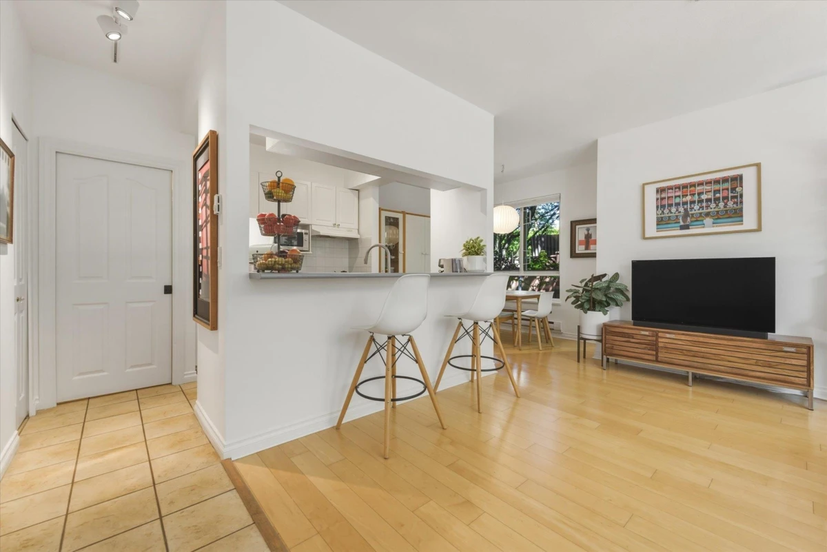 Dining Area Photo of 1073 E Pender Street, Vancouver, BC
