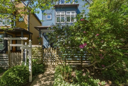 Front Yard Photo of 1073 E Pender Street, Vancouver, BC