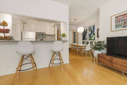 Kitchen Photo of 1073 E Pender Street, Vancouver, BC