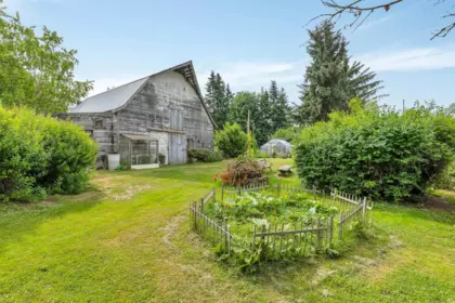 Garden / Landscaping Photo of 33470 Ihles Avenue, Mission, BC