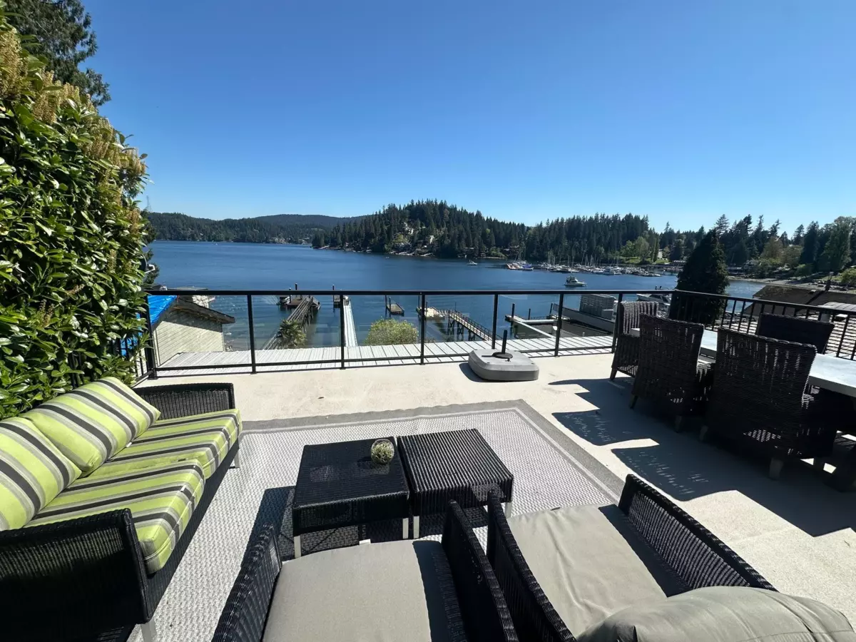Dining Area Photo of 2588 Panorama Drive, North Vancouver, BC