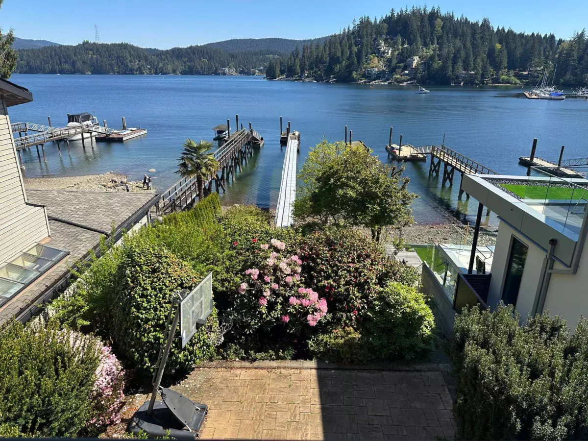 Family Room Photo of 2588 Panorama Drive, North Vancouver, BC