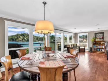 Mudroom Photo of 2588 Panorama Drive, North Vancouver, BC