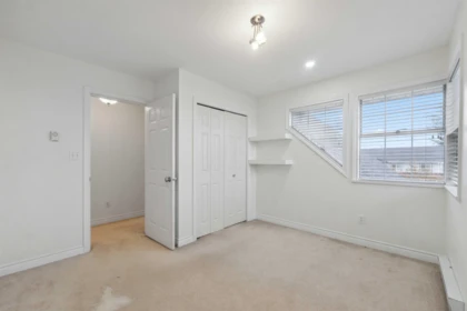 Entry Foyer Photo of 3307 Rockhill Place Place, Abbotsford, BC