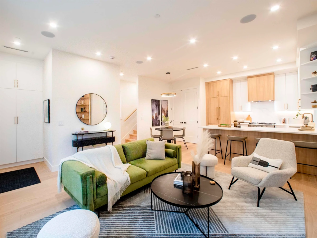 Living Room Photo of 1 2785 W 21 Avenue, Vancouver, BC