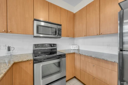 Kitchen Island Photo of 416 2484 Wilson Avenue, Port Coquitlam, BC