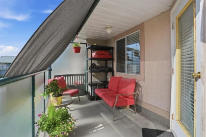 Front Yard Photo of 418 2962 Trethewey Street, Abbotsford, BC