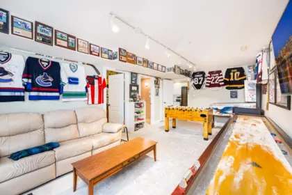 Hot Tub / Spa Photo of 4337 W 15th Avenue, Vancouver, BC