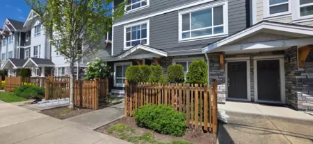 Basement Recreation Room Photo of 1 19753 55A AVENUE, Langley BC V3A 0J9