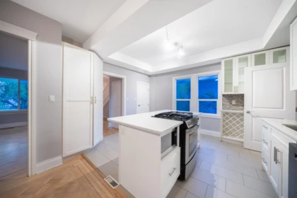 Kitchen Island Photo of 2528 Adanac Street, Vancouver, BC