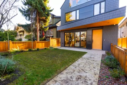 Hot Tub / Spa Photo of 1 2764 W 14th Avenue, Vancouver, BC