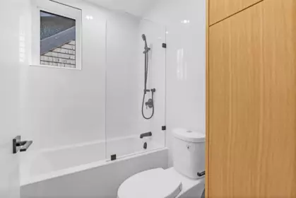 Laundry Room Photo of 1 2764 W 14th Avenue, Vancouver, BC