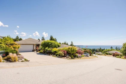 6252 Baillie Road, Sechelt, BC, Sechelt — Single Family Residence for sale