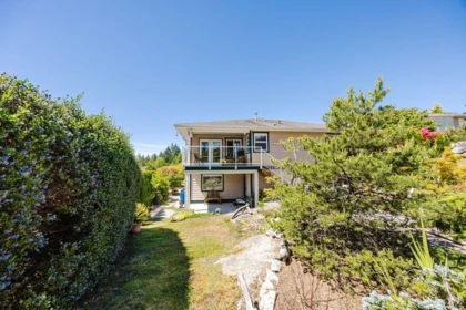 6252 Baillie Road, Sechelt, BC, Sechelt — Single Family Residence for sale