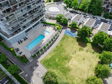 Hot Tub / Spa Photo of 1908 2388 Madison Avenue, Burnaby, BC