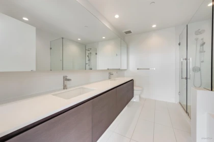 Kitchen Photo of 1501 5508 Hollybridge Way, Richmond, BC