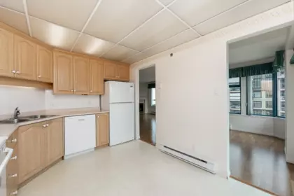 Walk-In Closet Photo of 503 32440 Simon Avenue, Abbotsford, BC