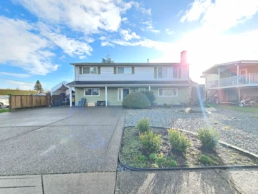 5574 49 Avenue, Delta, BC, Delta — Single Family Residence for sale