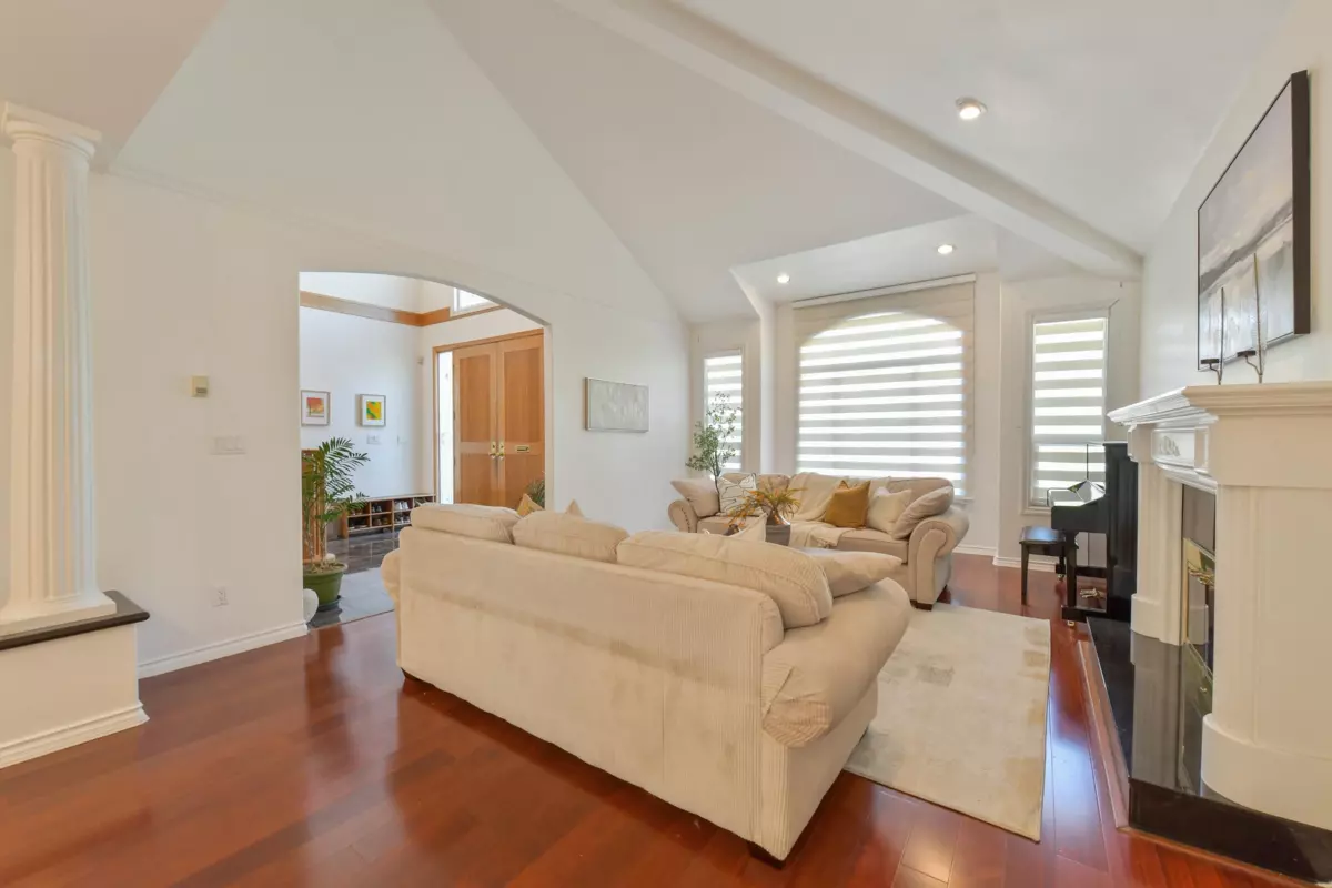 Family Room Photo of 9760 Gilhurst Crescent, Richmond, BC