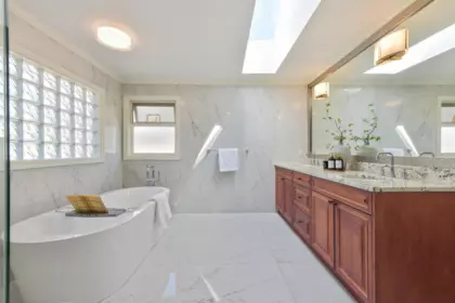 Mudroom Photo of 9760 Gilhurst Crescent, Richmond, BC