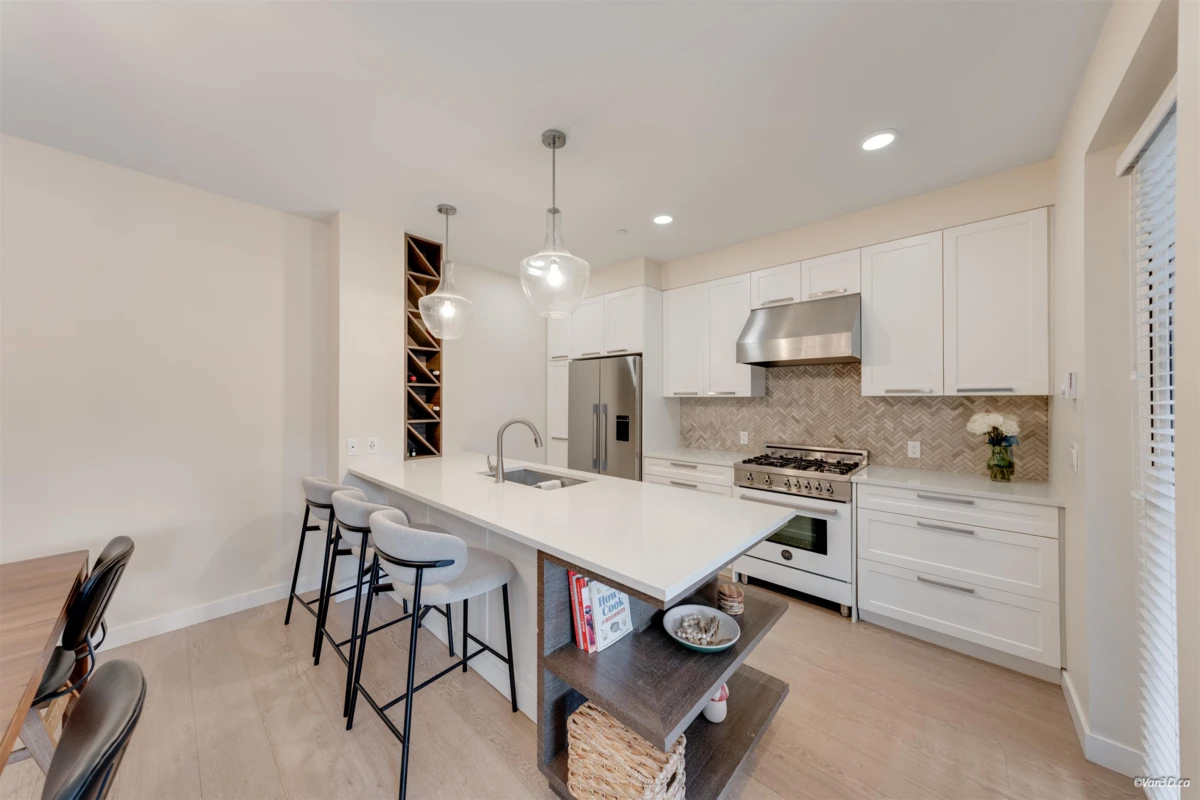 Dining Area Photo of 102 33540 Mayfair Avenue, Abbotsford, BC