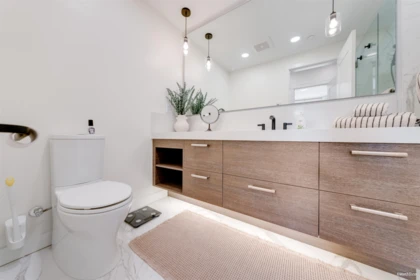 Laundry Room Photo of 102 33540 Mayfair Avenue, Abbotsford, BC