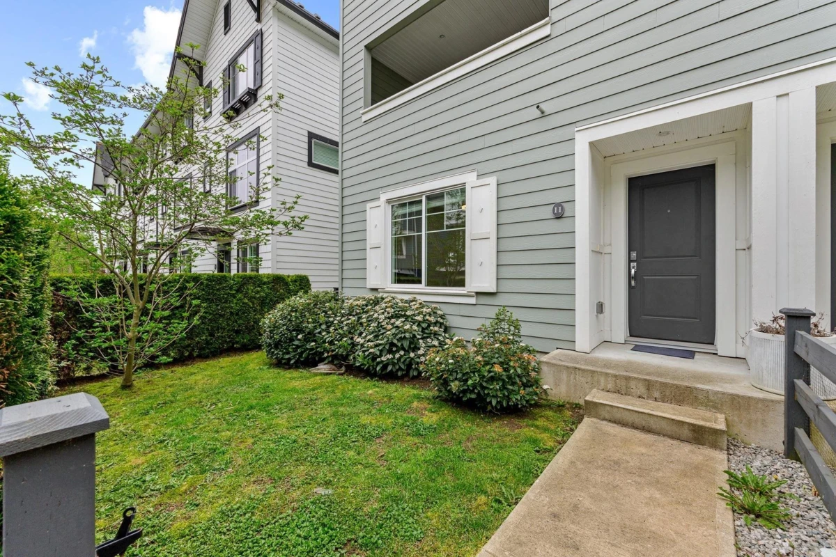 Exterior Rear Photo of 11 16323 15 Avenue, Surrey, BC