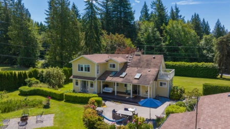 Hot Tub / Spa Photo of 1266 Reed Road, Gibsons, BC