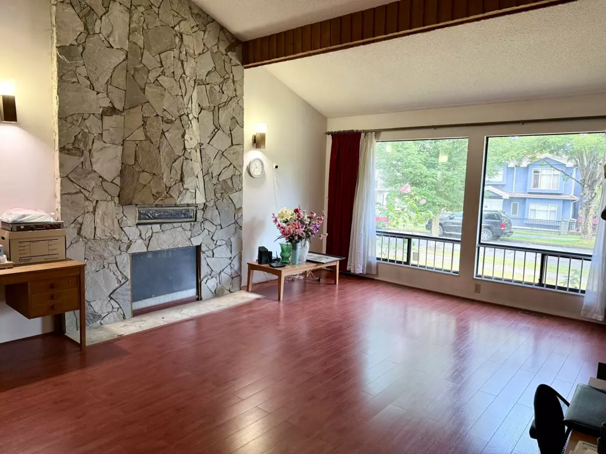 Living Room Photo of 2826 Franklin Street, Vancouver, BC