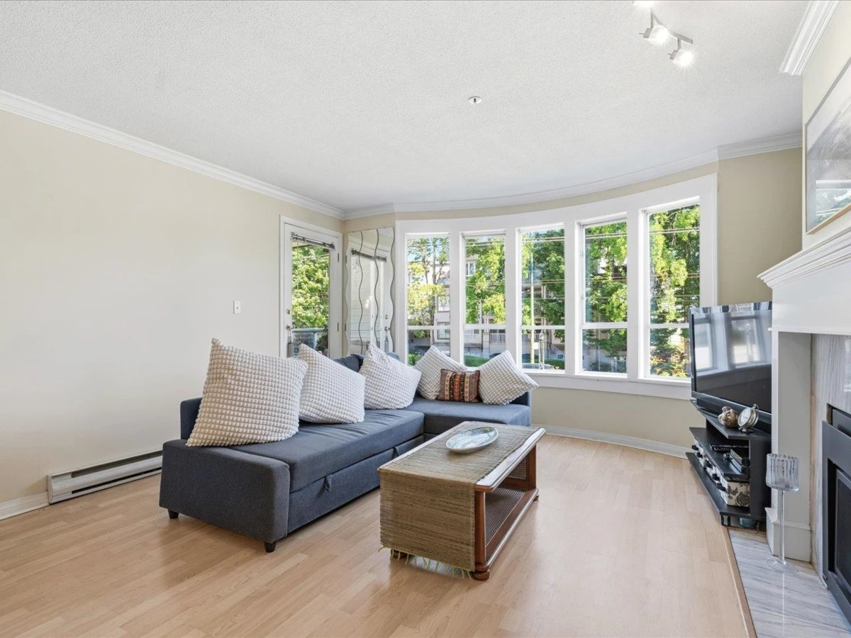 Family Room Photo of 201 3220 W 4th Avenue, Vancouver, BC