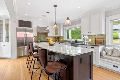Kitchen Island Photo of 1631 Seventh Avenue, New Westminster, BC