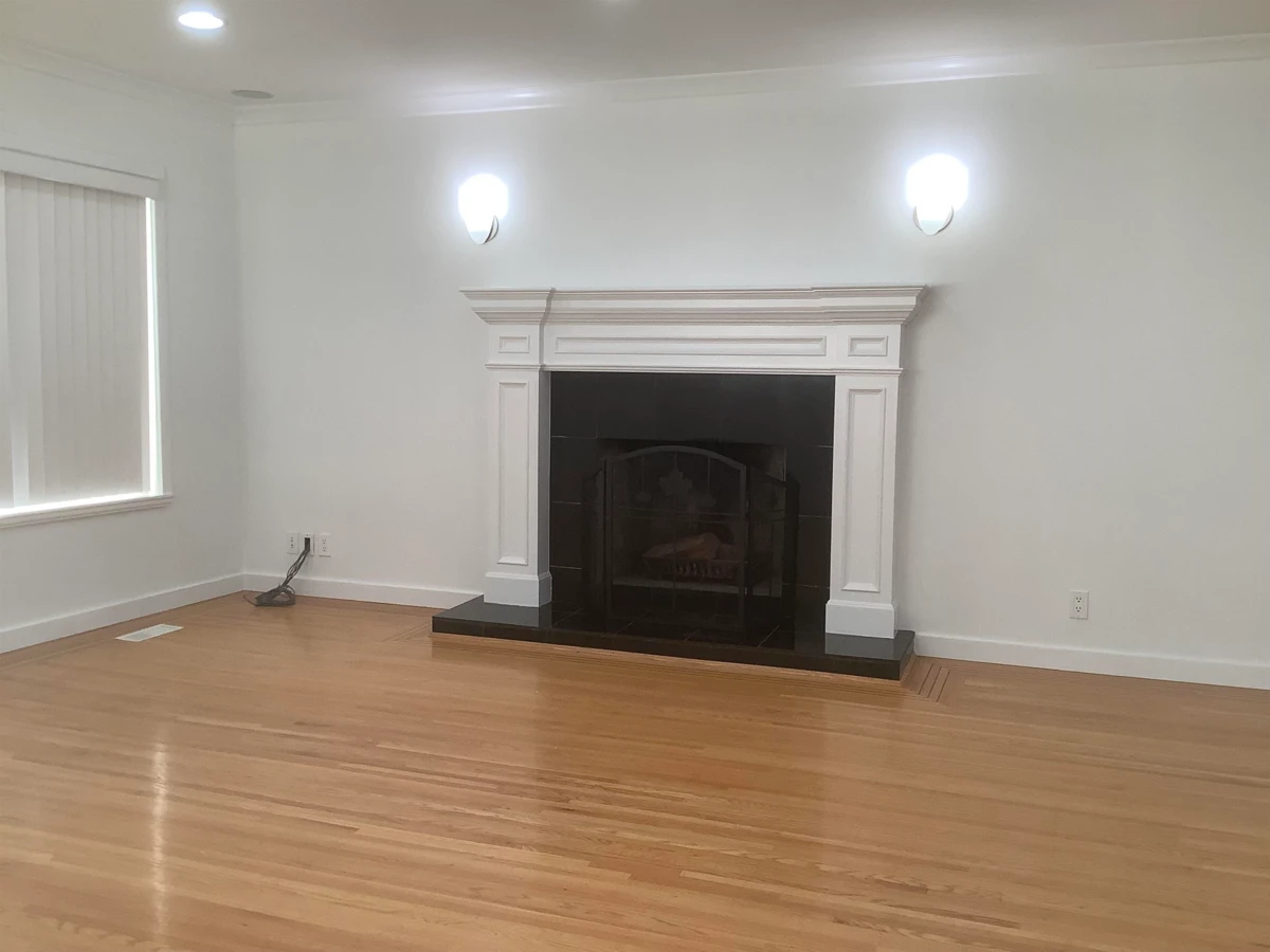 Living Room Photo of 537 Draycott Street, Coquitlam, BC