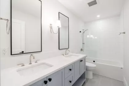 Laundry Room Photo of 5411 Crescent Drive, Delta, BC