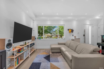 3342 E 24th Avenue, Vancouver, BC, Vancouver — Half Duplex for sale