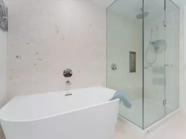 Guest Bathroom Photo of PH1 1439 George Street, White Rock, BC
