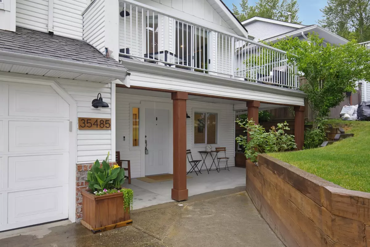 Family Room Photo of 35485 Sandy Hill Road, Abbotsford, BC