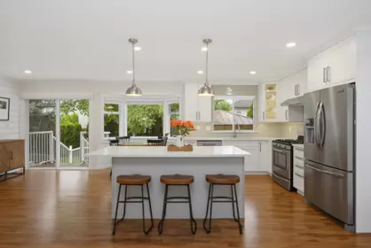 Kitchen Island Photo of 35485 Sandy Hill Road, Abbotsford, BC