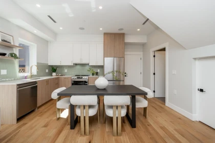 Breakfast Nook Photo of 1 678 E 22nd Avenue, Vancouver, BC